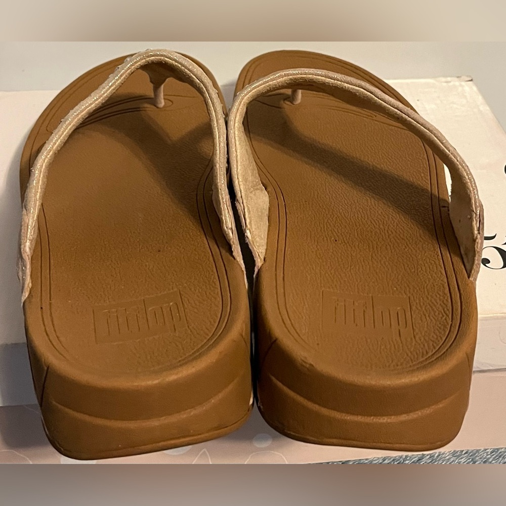 FitFlop Nude  Suede Rhinestone Thong Sandals size 9 - Picture 4 of 9